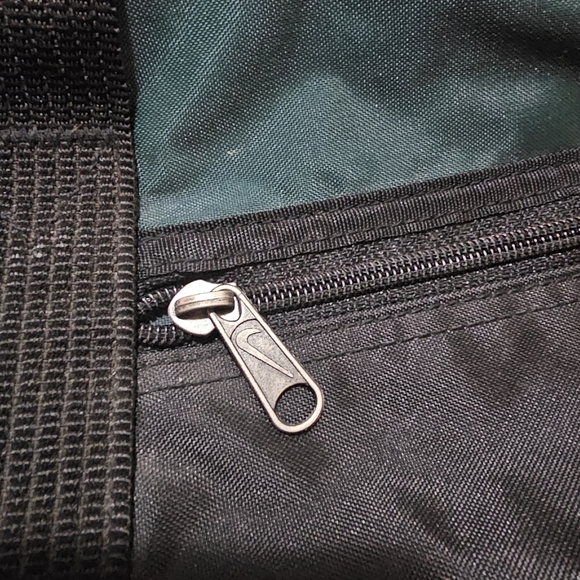 Vintage 90's Nike Duffle Bag - Picture 6 of 7